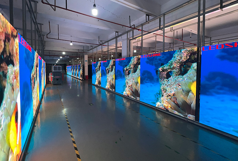 195sqm Wing-Pro P3.9 outdoor black LEDs and 60sqm Wing-Flex P2.6 indoor delivered to Europe. 